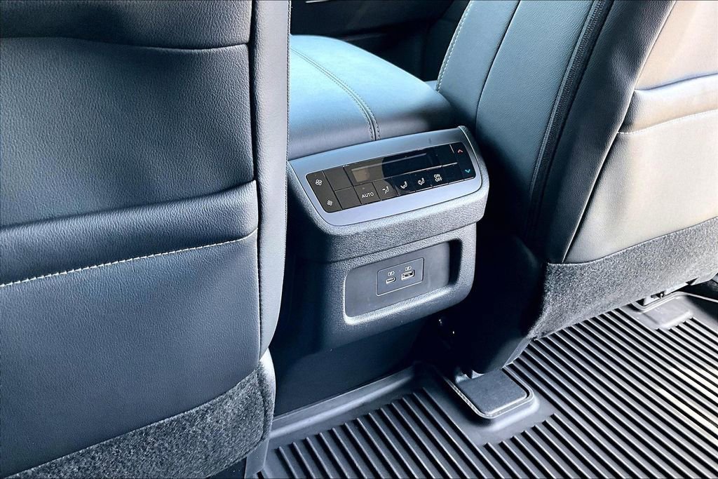 Used 2024 Nissan Pathfinder SL FWD image 34