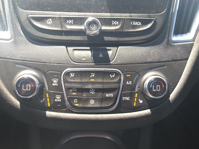 Used 2020 Chevrolet Malibu LT FWD image 28