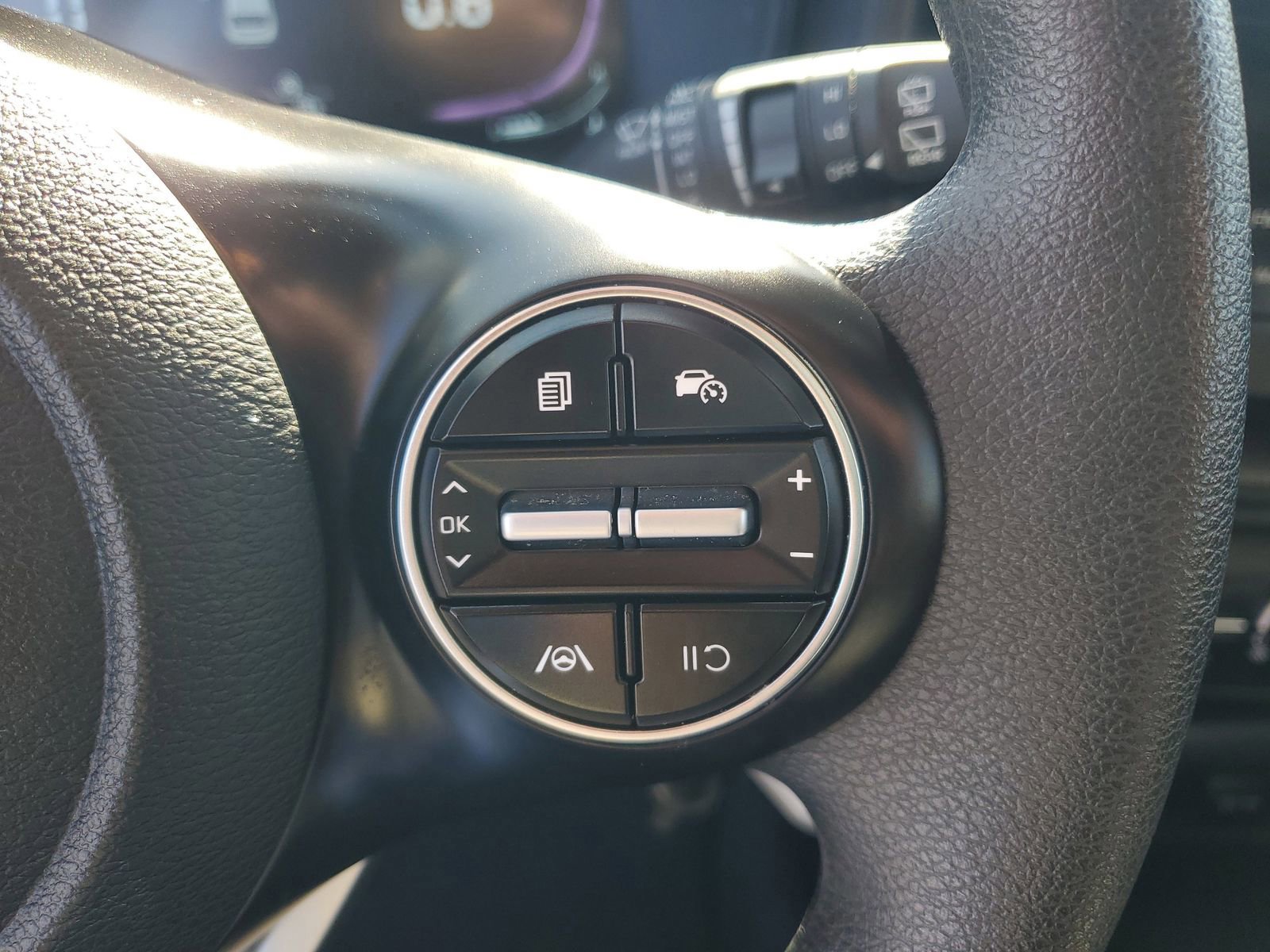 Used 2025 Kia Soul LX image 18