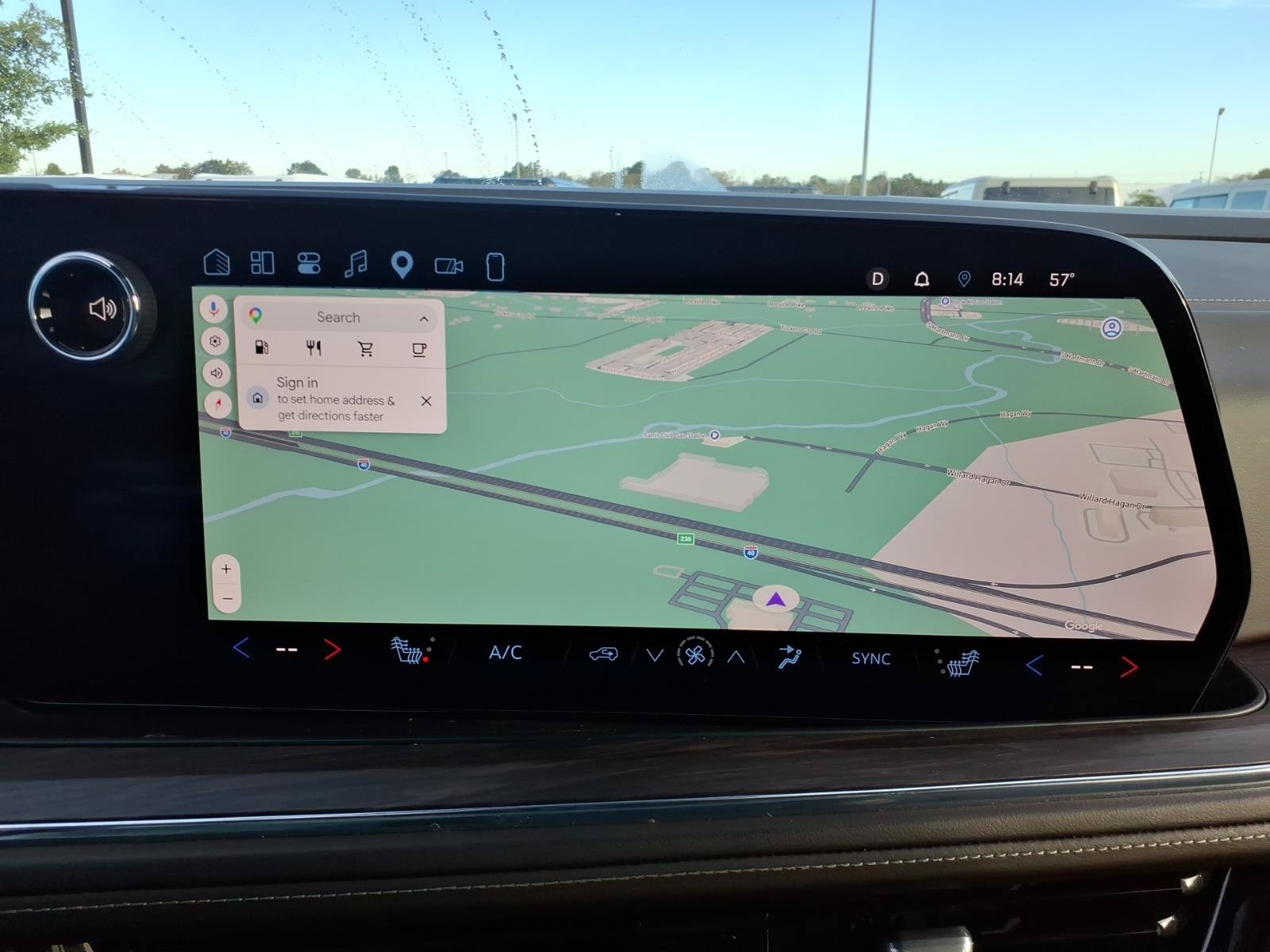 Used 2025 Chevrolet Suburban LT RWD image 21