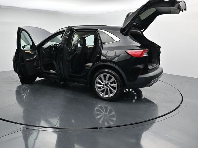 Certified 2022 Ford Escape Titanium w/ Titanium Elite Package AWD/4WD image 39