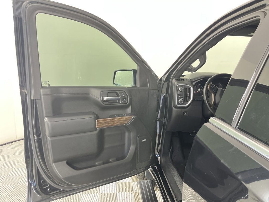 Used 2021 Chevrolet Silverado 1500 High Country w/ Technology Package image 10