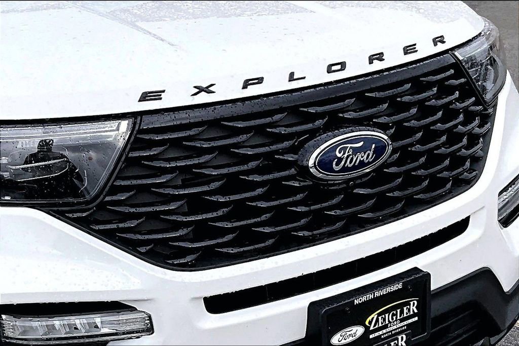 Certified 2022 Ford Explorer ST-Line w/ Class IV Trailer Tow Package image 31