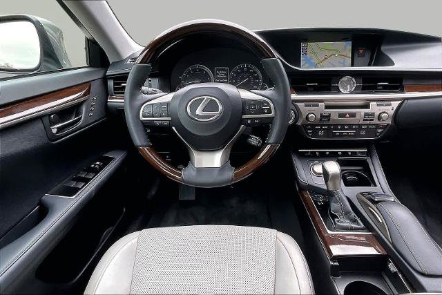 Used 2017 Lexus ES 350 w/ Luxury Package FWD image 5