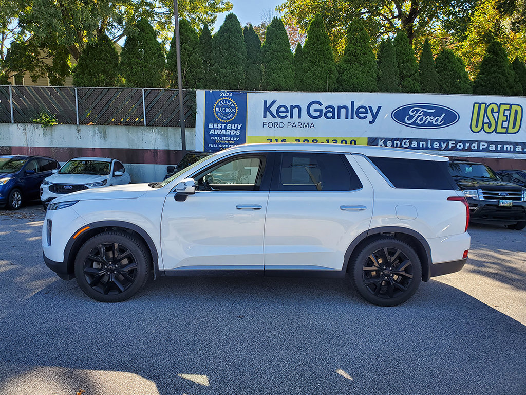 Used 2022 Hyundai Palisade SEL w/ Premium Package FWD image 3