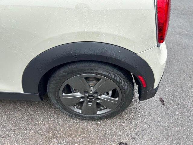 Used 2023 MINI Cooper 2-Door Hardtop image 8