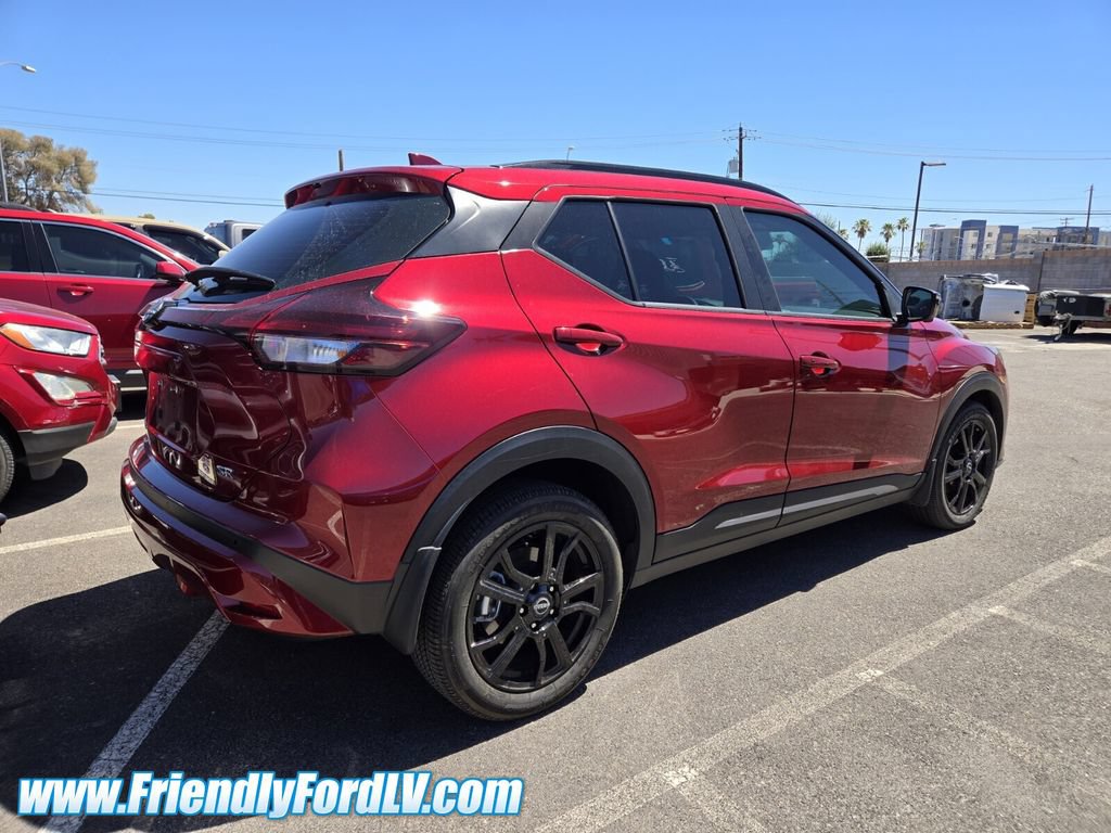 Used 2023 Nissan Kicks SR w/ SR Premium Package FWD image 2