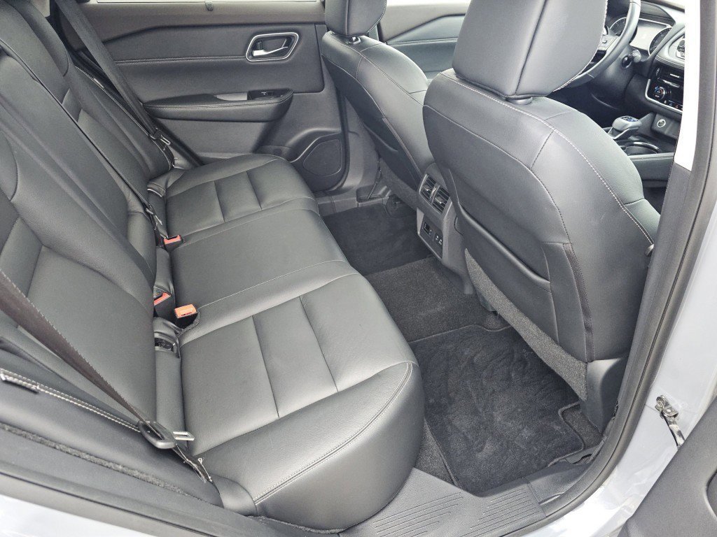 Used 2021 Nissan Rogue SL image 11