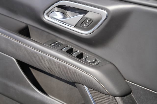 Used 2023 GMC Yukon XL SLT w/ SLT Premium Package image 32