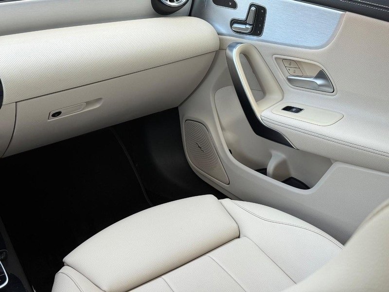 Used 2021 Mercedes-Benz CLA 250 4MATIC image 12