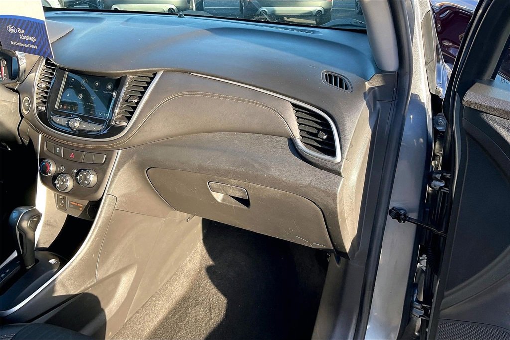 Used 2019 Chevrolet Trax LT w/ LT Convenience Package image 14