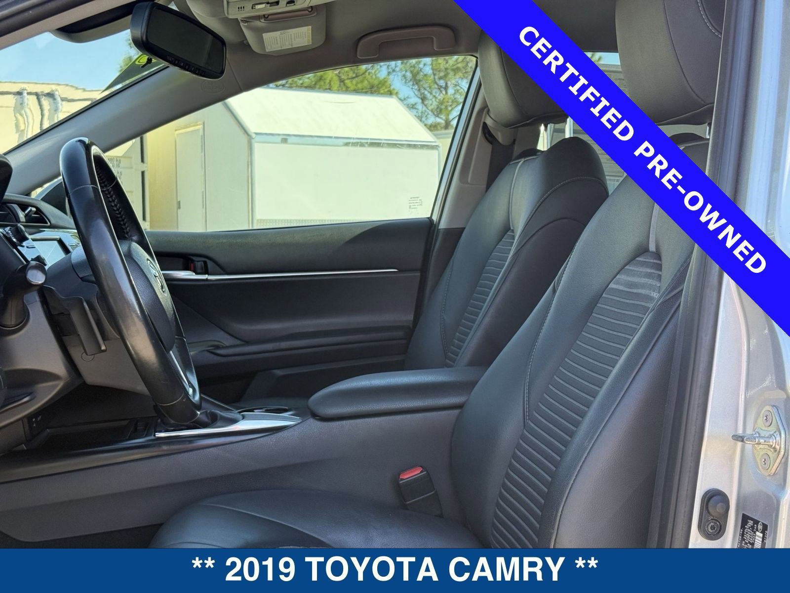 Used 2019 Toyota Camry SE image 18