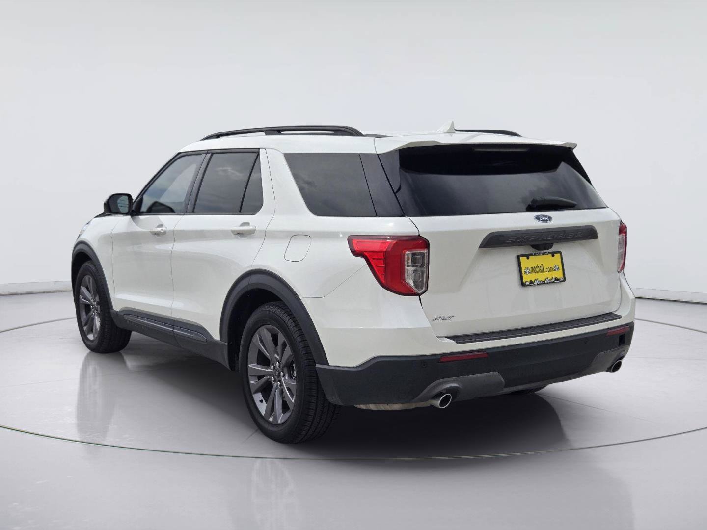 Certified 2023 Ford Explorer XLT w/ Equipment Group 202A RWD image 6