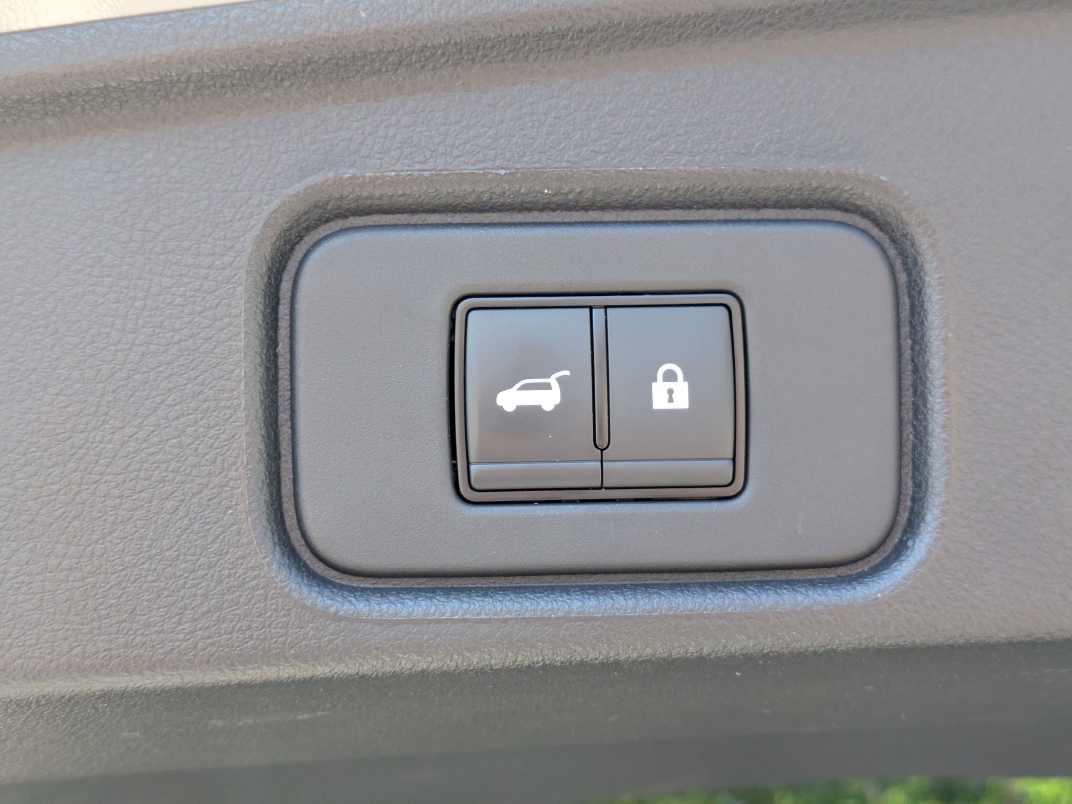 Used 2024 Nissan Pathfinder Platinum w/ Black Appearance Package FWD image 33