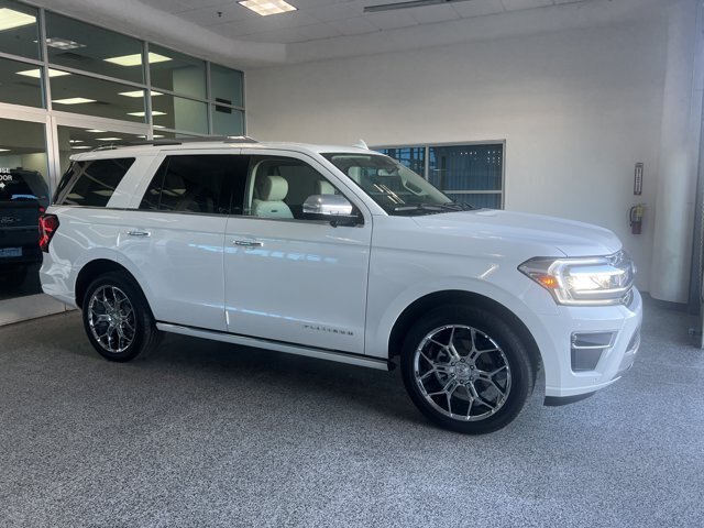 Certified 2023 Ford Expedition Platinum AWD/4WD image 3