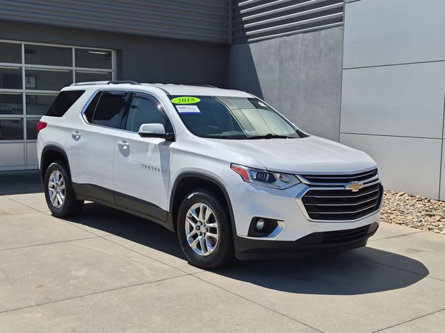 Used 2018 Chevrolet Traverse LT FWD image 2