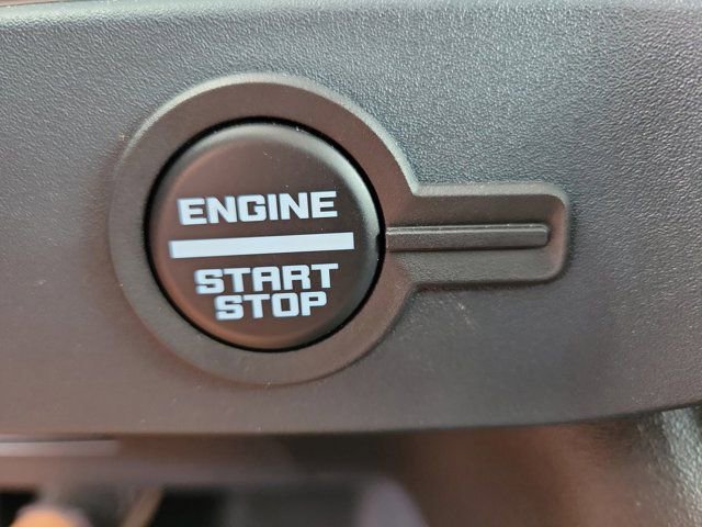 Certified 2025 Ford Bronco Heritage Edition AWD/4WD image 30