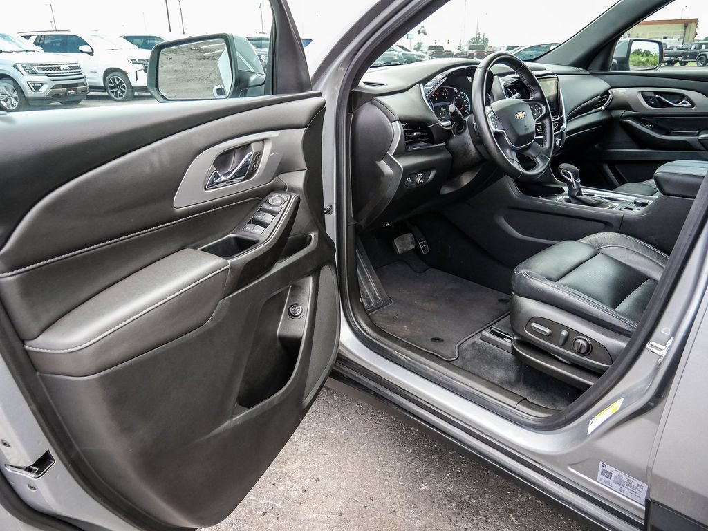 Used 2023 Chevrolet Traverse LT FWD image 34