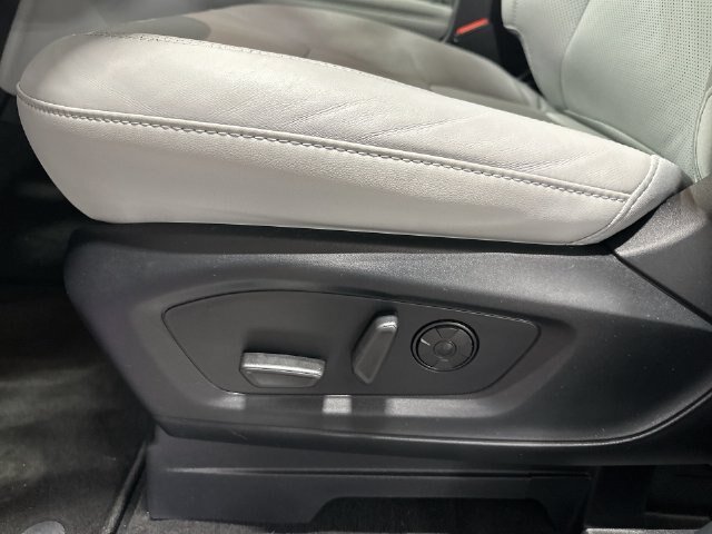 Certified 2026 Ford Explorer Platinum w/ LUX Leather Package AWD/4WD image 18