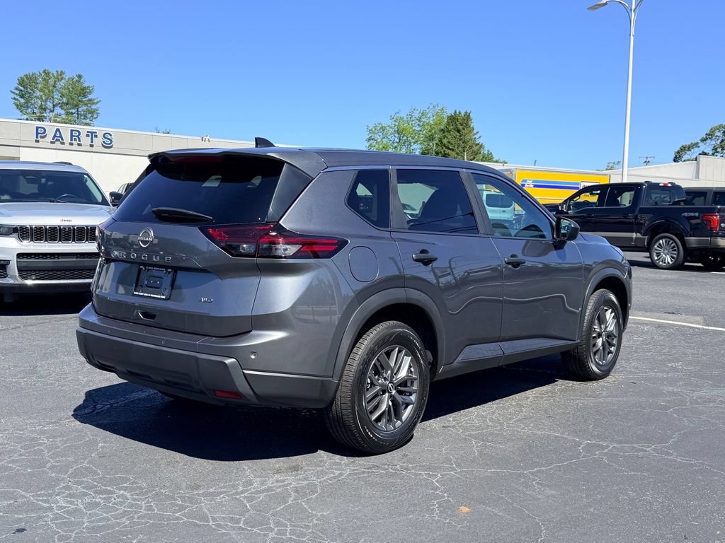 Used 2025 Nissan Rogue S AWD/4WD image 4