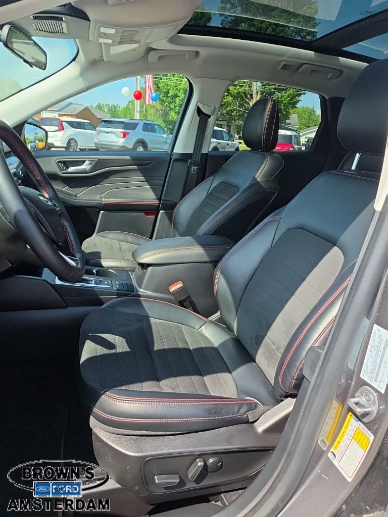 Certified 2022 Ford Escape SEL w/ SEL Stealth AWD Package image 15