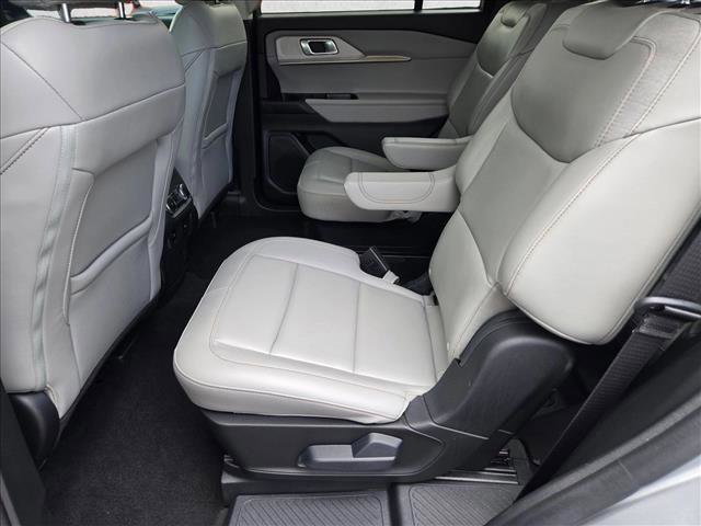Certified 2025 Ford Explorer Active w/ Active Comfort Package RWD image 16
