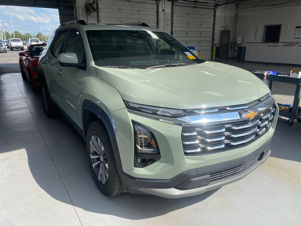 Used 2025 Chevrolet Equinox LT w/ Safety and Technology Package FWD image 1