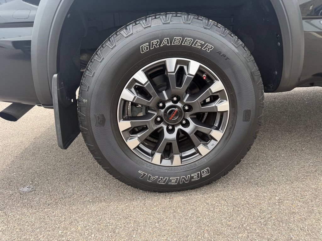 Used 2022 Nissan Titan PRO-4X w/ Pro-4x Convenience Package AWD/4WD image 11