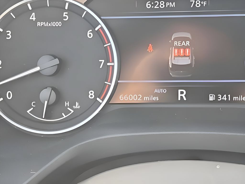 Used 2024 Nissan Rogue SV AWD/4WD image 25