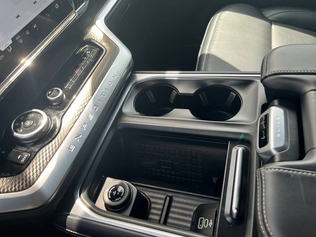 Certified 2025 Ford Expedition Max Platinum w/ Stealth Appearance Package AWD/4WD image 21