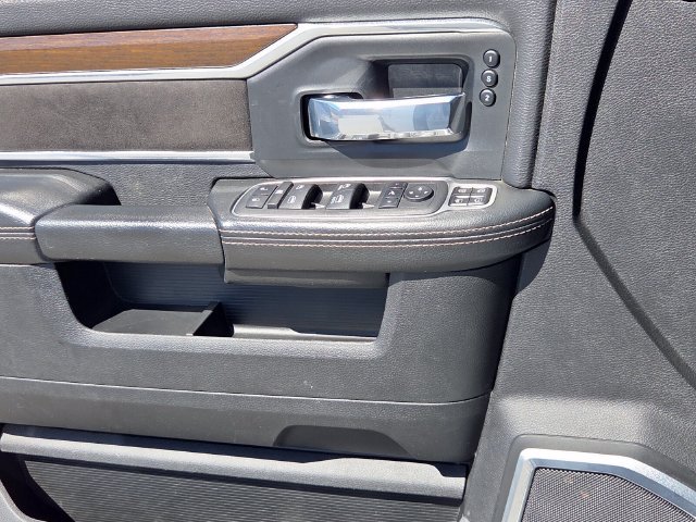 Used 2024 RAM 3500 Laramie AWD/4WD image 29