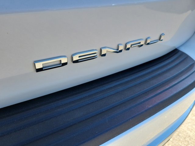 Used 2023 GMC Yukon Denali image 14