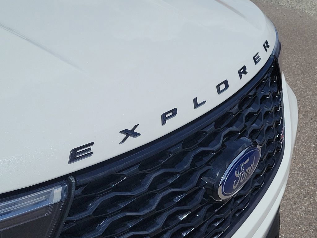 Certified 2022 Ford Explorer ST w/ ST Street Pack image 9