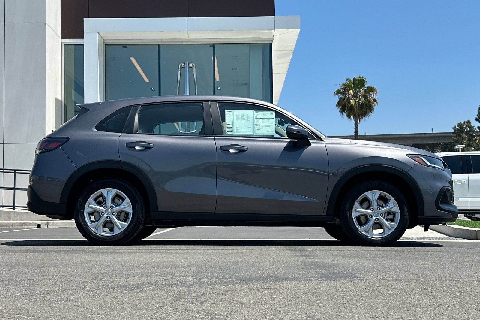 Used 2025 Honda HR-V LX image 2
