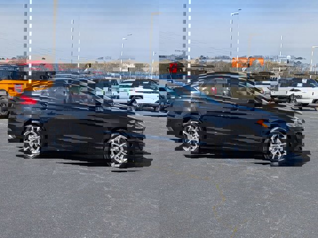 Certified 2020 Ford Fusion SE image 3