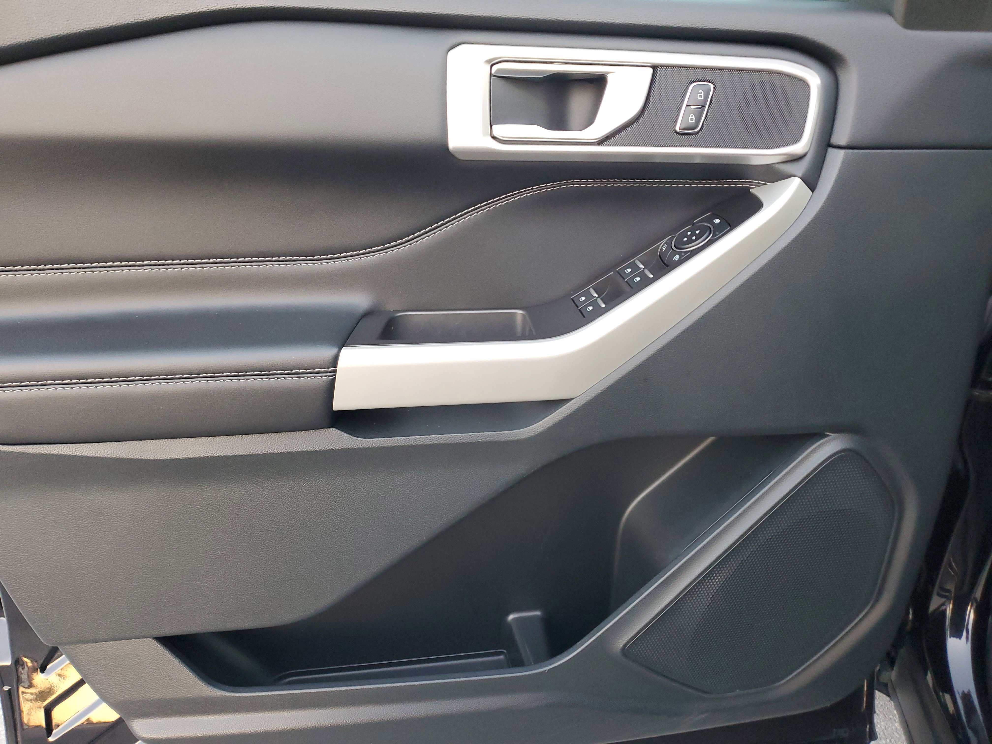 Certified 2023 Ford Explorer XLT image 27