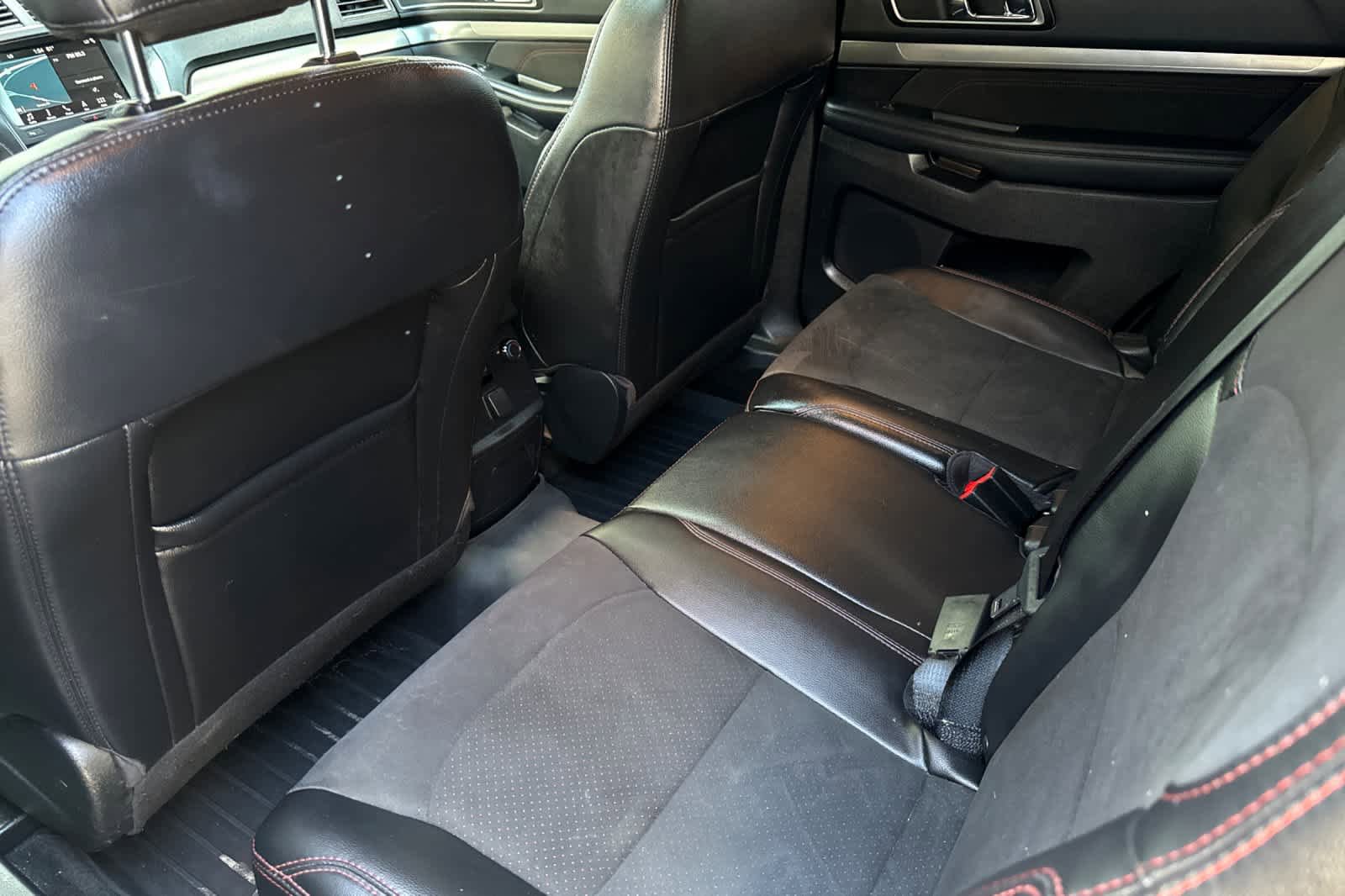 Certified 2018 Ford Explorer XLT w/ Equipment Group 202A AWD/4WD image 13