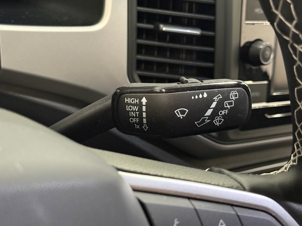 Used 2023 Volkswagen Atlas Cross Sport SE image 15