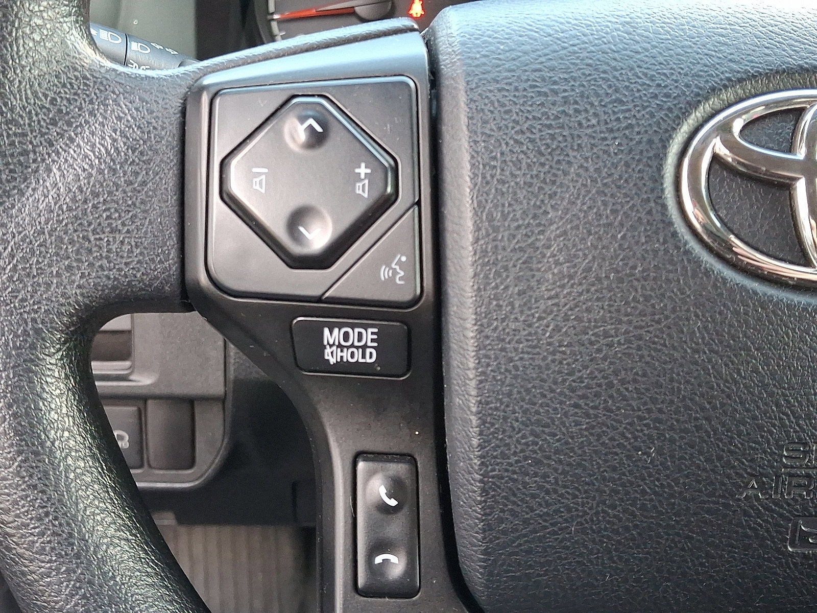 Used 2019 Toyota Tacoma SR image 24