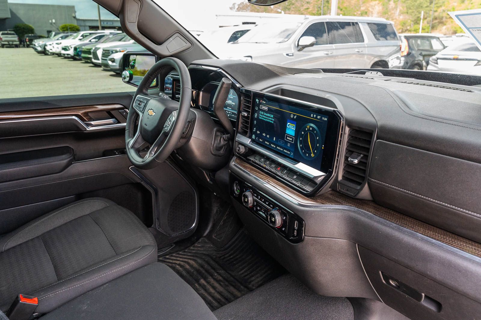 Used 2023 Chevrolet Silverado 1500 LT AWD/4WD image 13