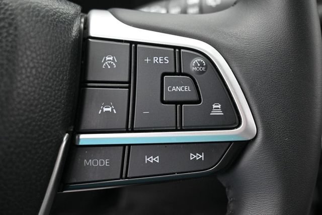 Used 2025 Toyota Grand Highlander AWD image 18