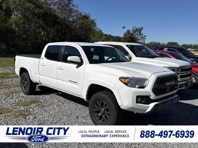 Used 2021 Toyota Tacoma SR5 AWD/4WD image 1