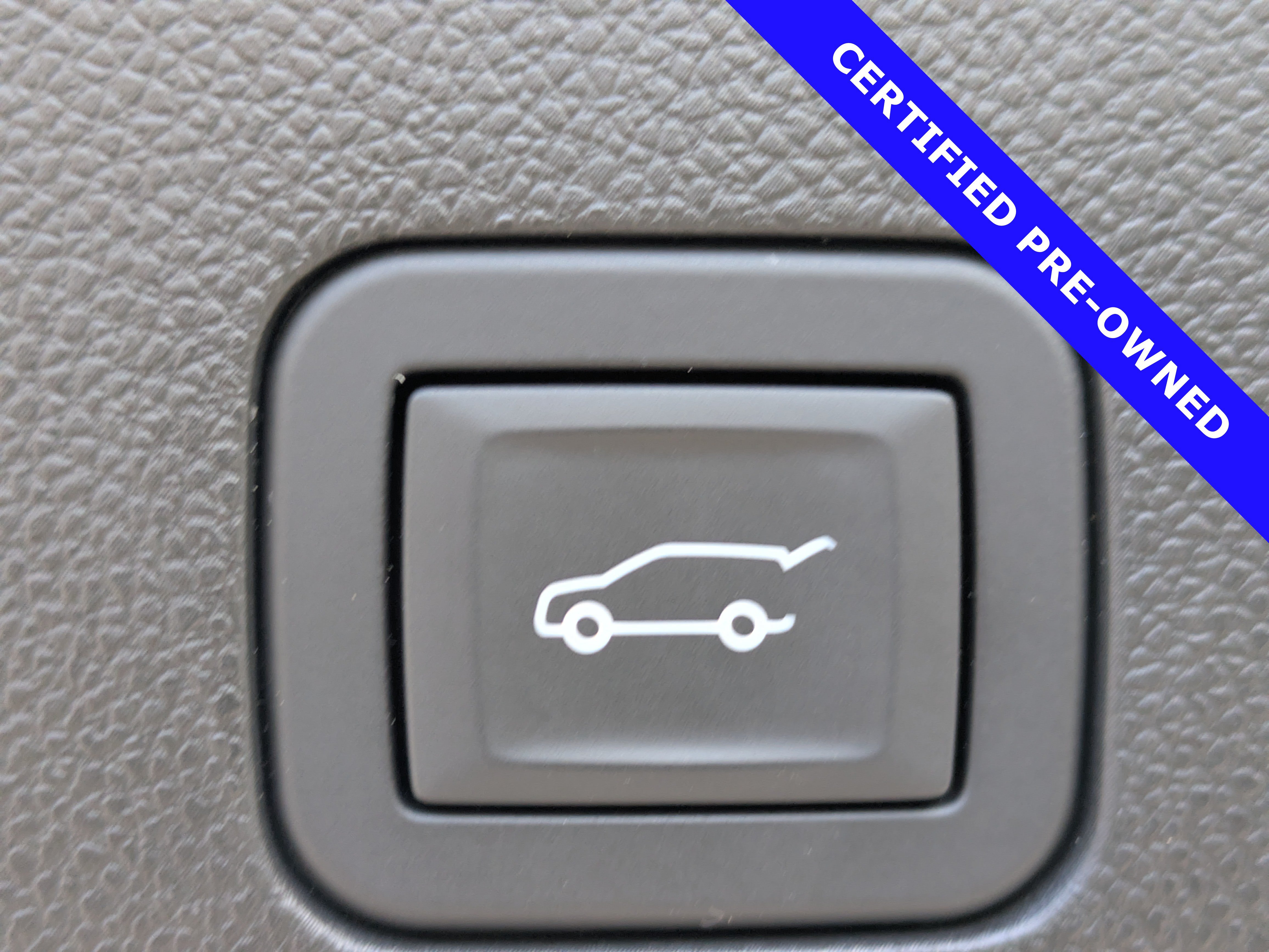Used 2024 Chevrolet Tahoe High Country RWD image 15