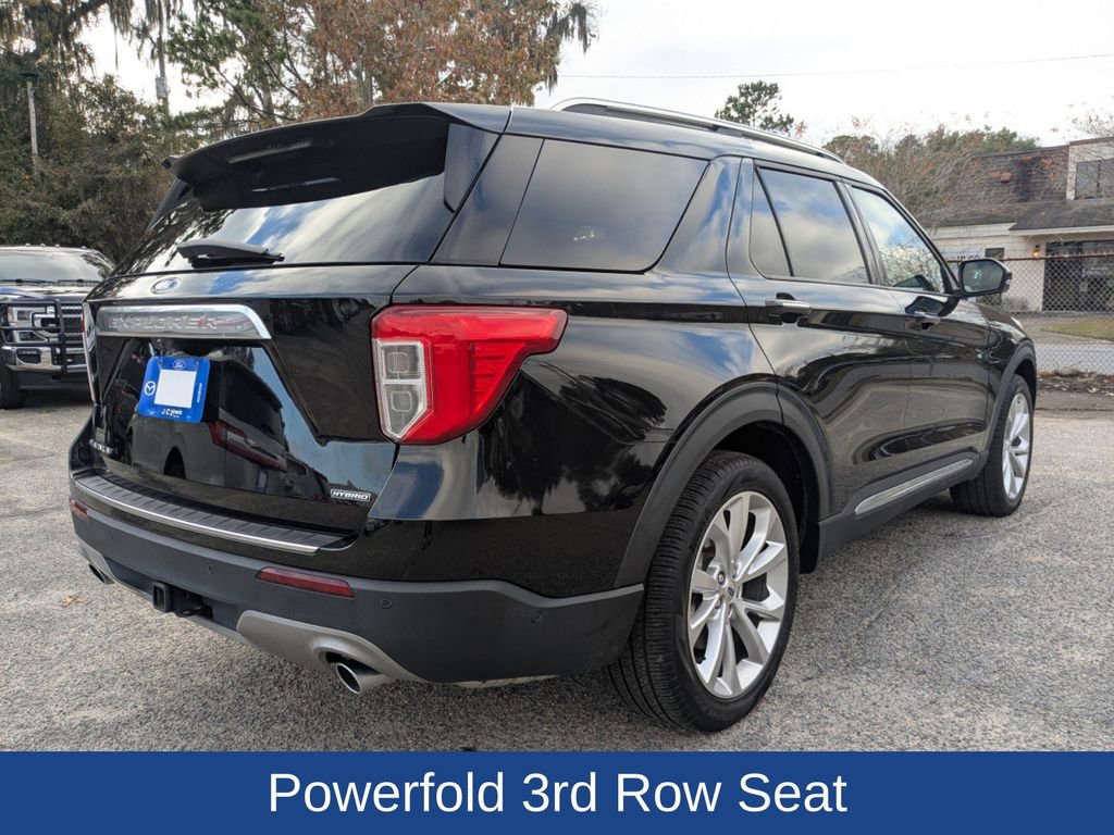 Certified 2022 Ford Explorer Platinum w/ Technology Package image 4