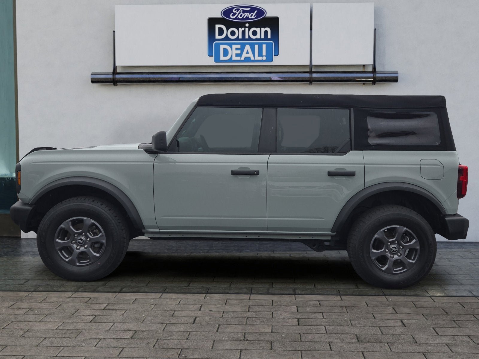 Certified 2023 Ford Bronco 4-Door AWD/4WD image 5