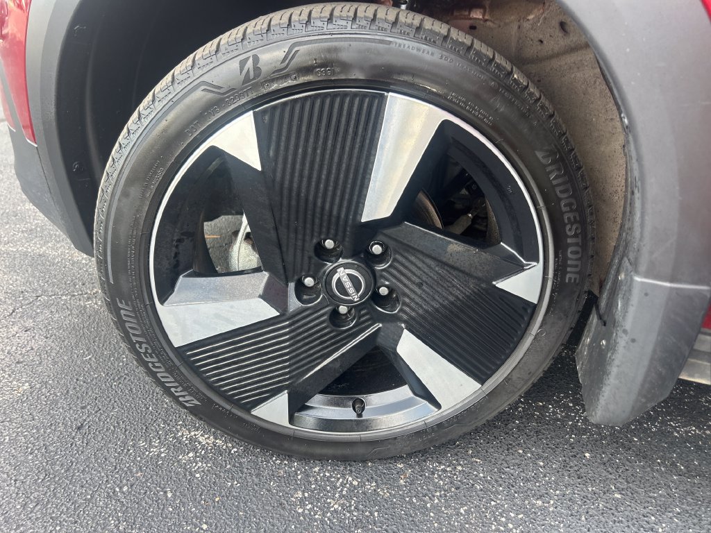 Used 2025 Nissan Kicks SR w/ SR Premium Package AWD/4WD image 31