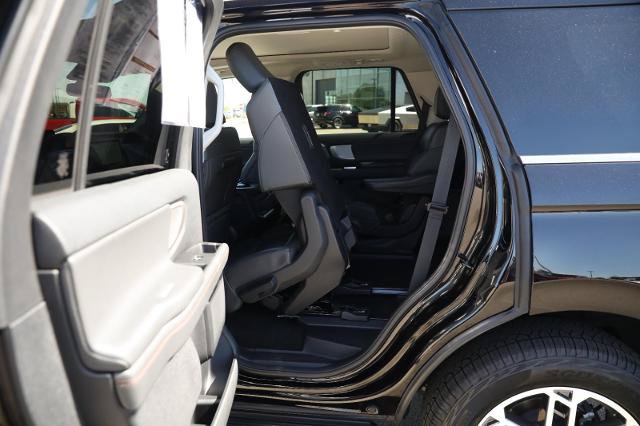 Certified 2025 Ford Expedition Active AWD/4WD image 36