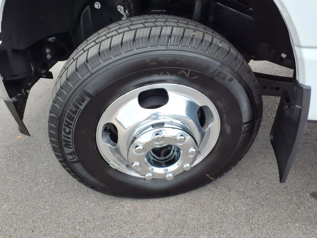 Certified 2024 Ford F350 XLT image 9