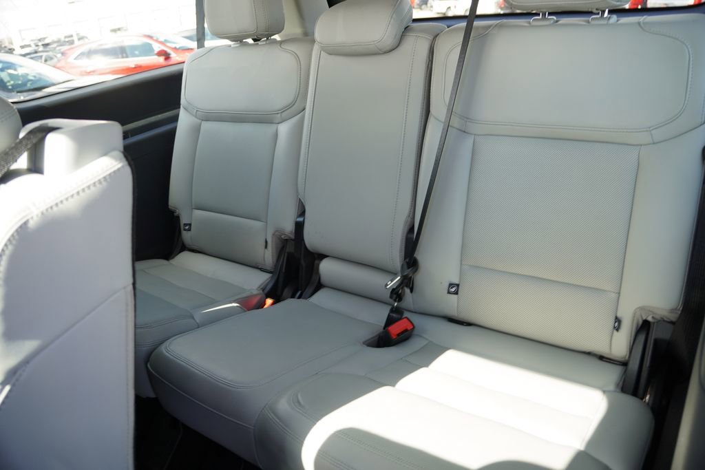 Certified 2025 Ford Expedition Max Platinum image 19