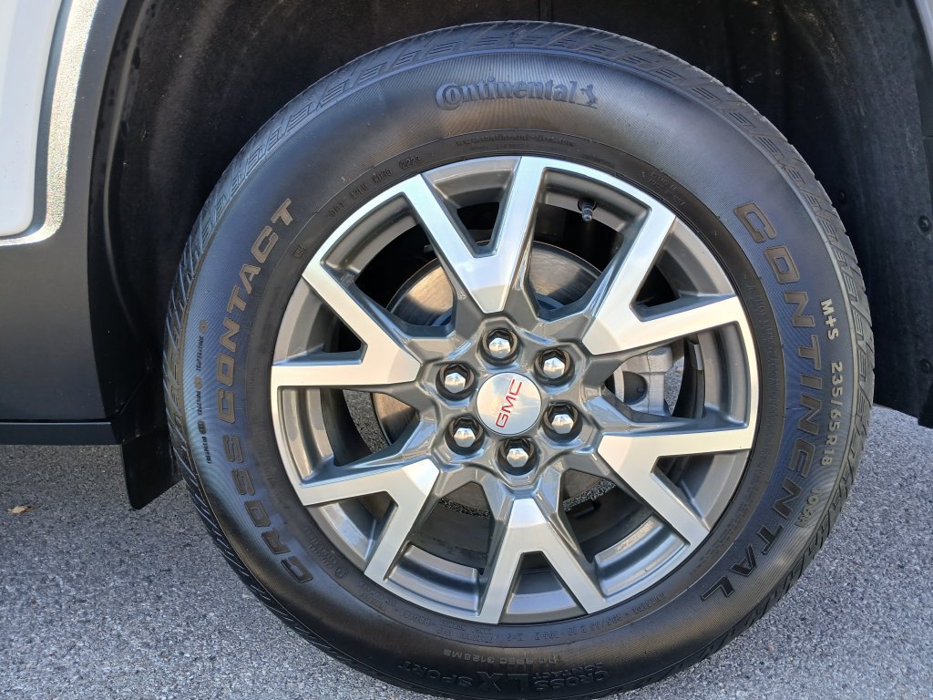 Used 2023 GMC Acadia SLE w/ Driver Convenience Package FWD image 28